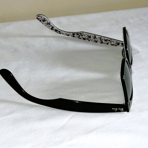 Mickey Mouse 90th Ray-Ban Wayfarer Sunglasses  Disney, 90th birthday Ltd Edition - Picture 13 of 13